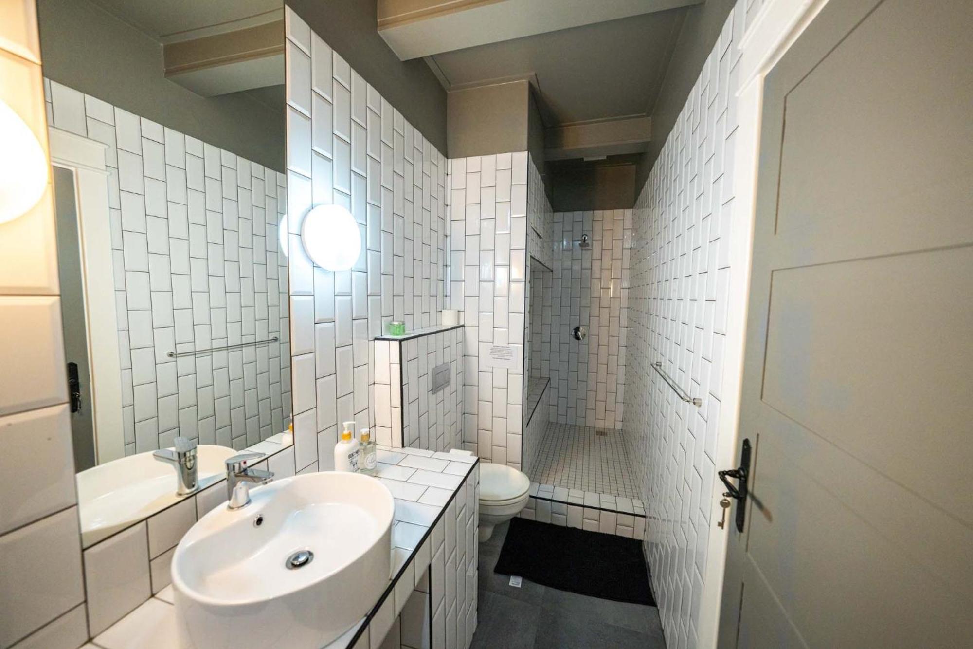 Apartment Point's Haven - Indulge In An Urban Oasis
