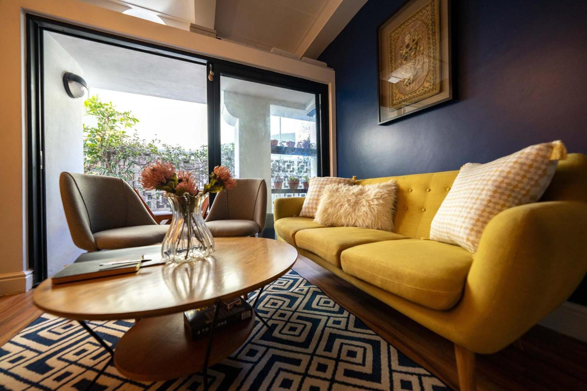 Apartment Point's Haven - Indulge In An Urban Oasis *
